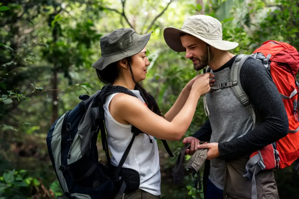 Features to Consider in a Hiking Hat: Enhancing Comfort and Functionality